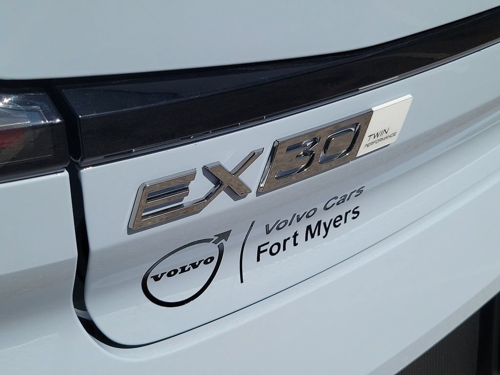 New 2026 Volvo EX30 Ultra w/ Protection Package AWD/4WD image 4