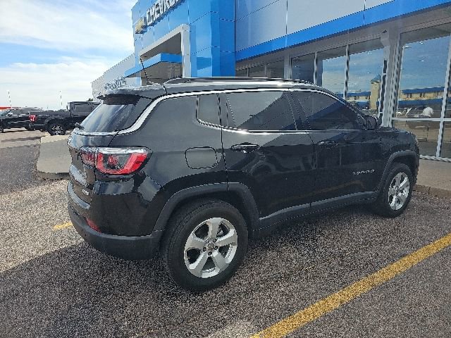 Used 2019 Jeep Compass Latitude w/ Cold Weather Group AWD/4WD image 3