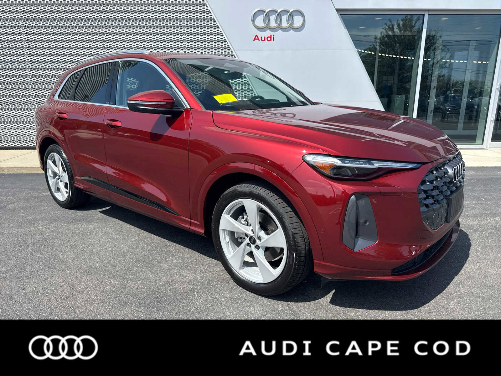 New 2025 Audi Q5 Prestige image 1
