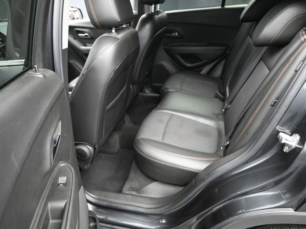 Used 2017 Chevrolet Trax LT w/ LT Convenience Package FWD image 10