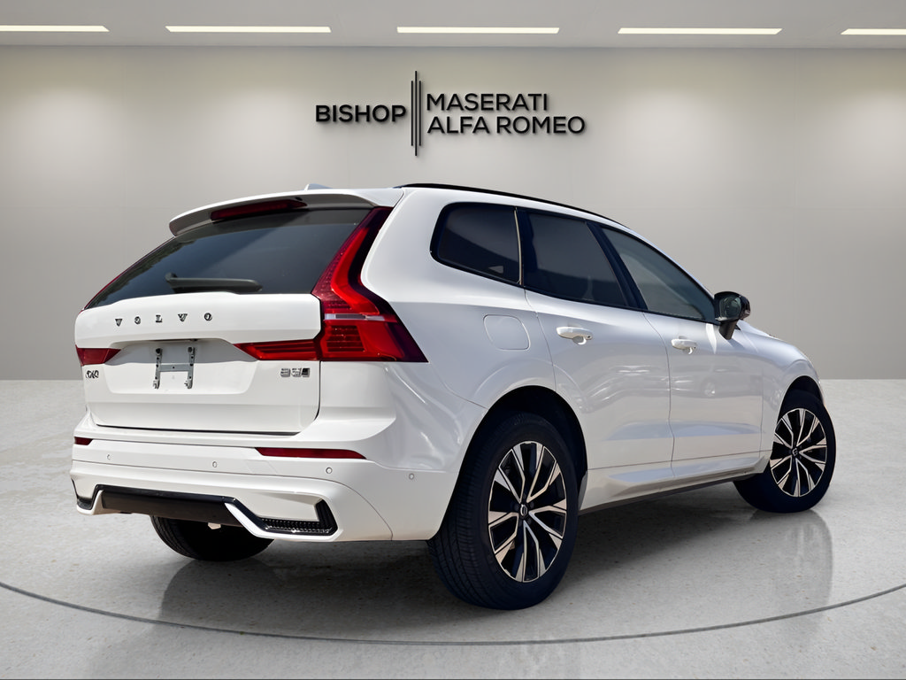 Used 2024 Volvo XC60 B5 Plus AWD/4WD image 5