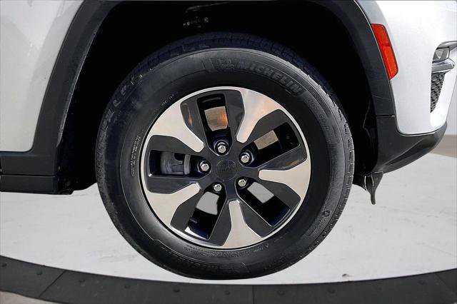Certified 2022 Jeep Grand Cherokee Limited 4xe AWD/4WD image 36