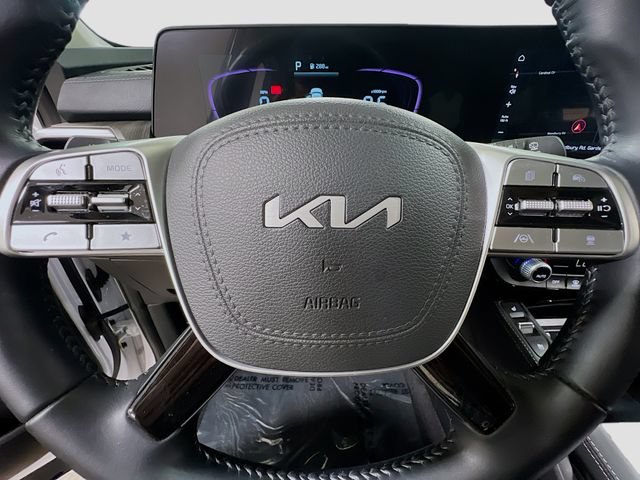 Certified 2025 Kia Telluride EX w/ EX Captain's Chair Package FWD image 38