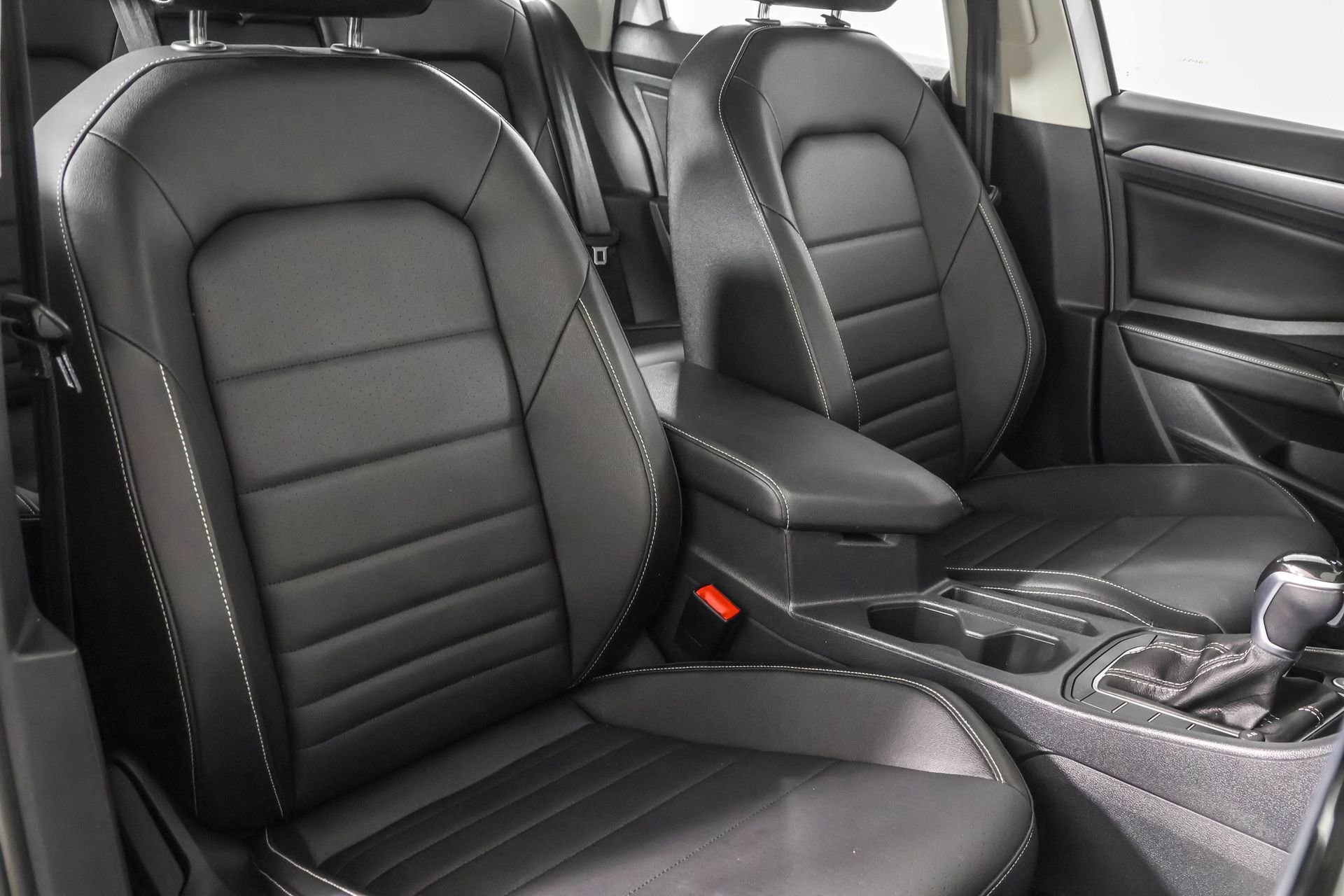 Used 2024 Volkswagen Jetta SE w/ Panoramic Sunroof Package image 46