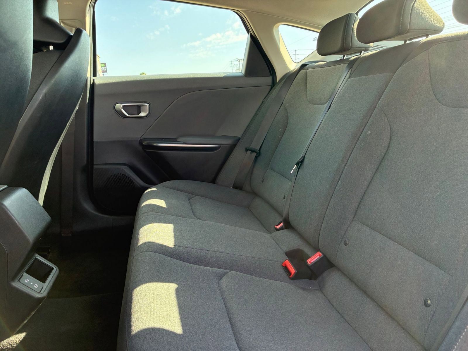 Used 2025 Kia K4 LXS image 24