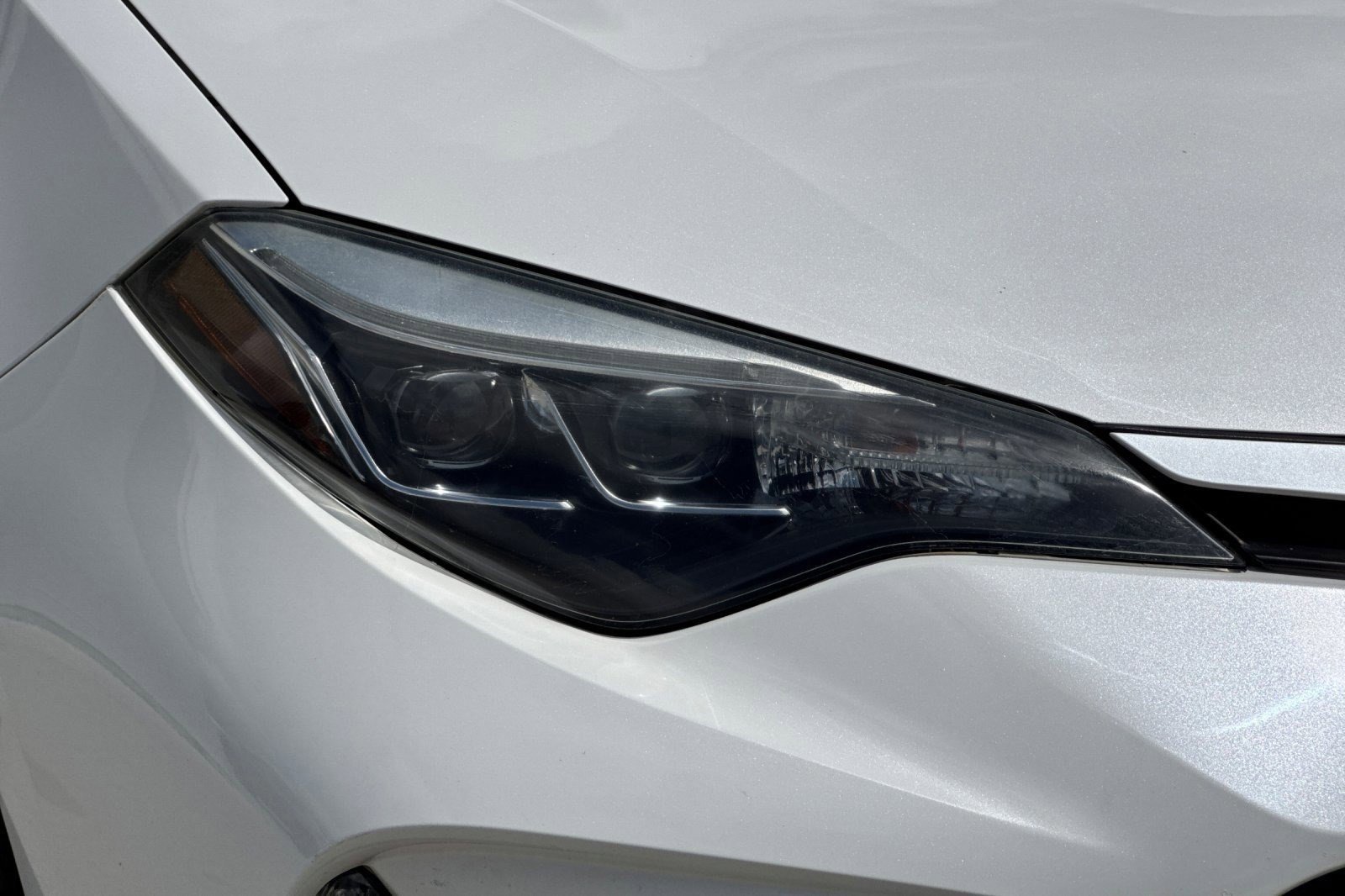 Used 2019 Toyota Corolla SE w/ Carpet Mat Package (TMS) FWD image 9