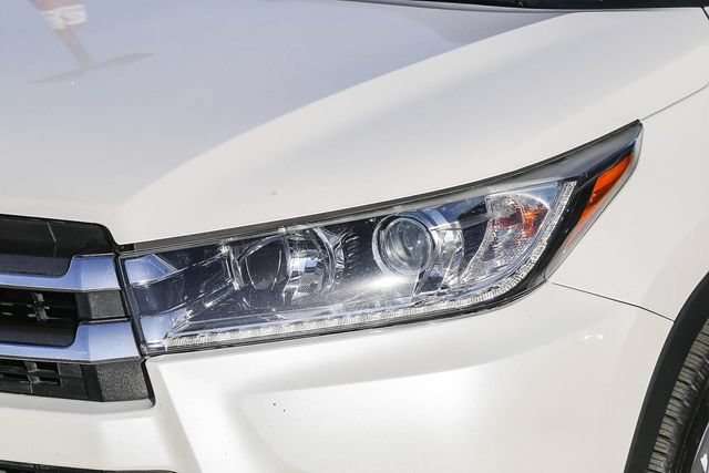 Used 2019 Toyota Highlander Limited AWD/4WD image 8