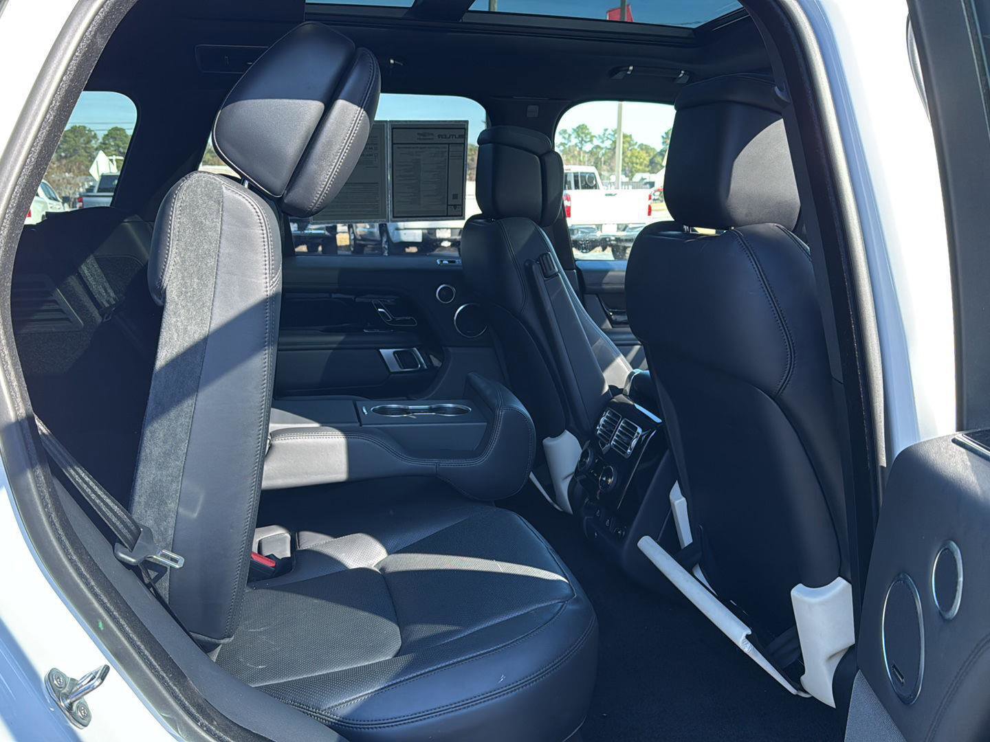 Used 2022 Land Rover Range Rover P525 Westminster Edition image 11