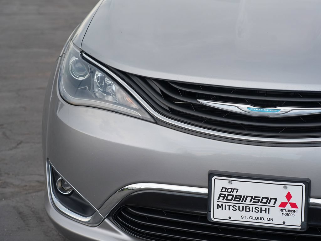 Used 2017 Chrysler Pacifica Touring Plus FWD image 9