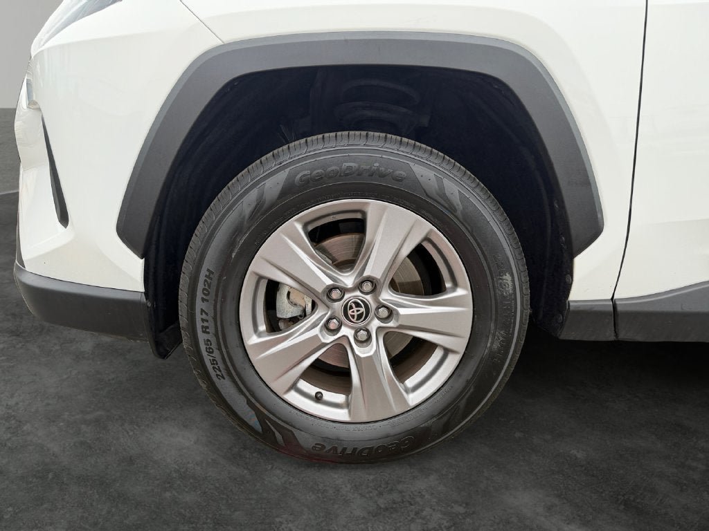 Used 2023 Toyota RAV4 XLE w/ Convenience Package AWD/4WD image 4