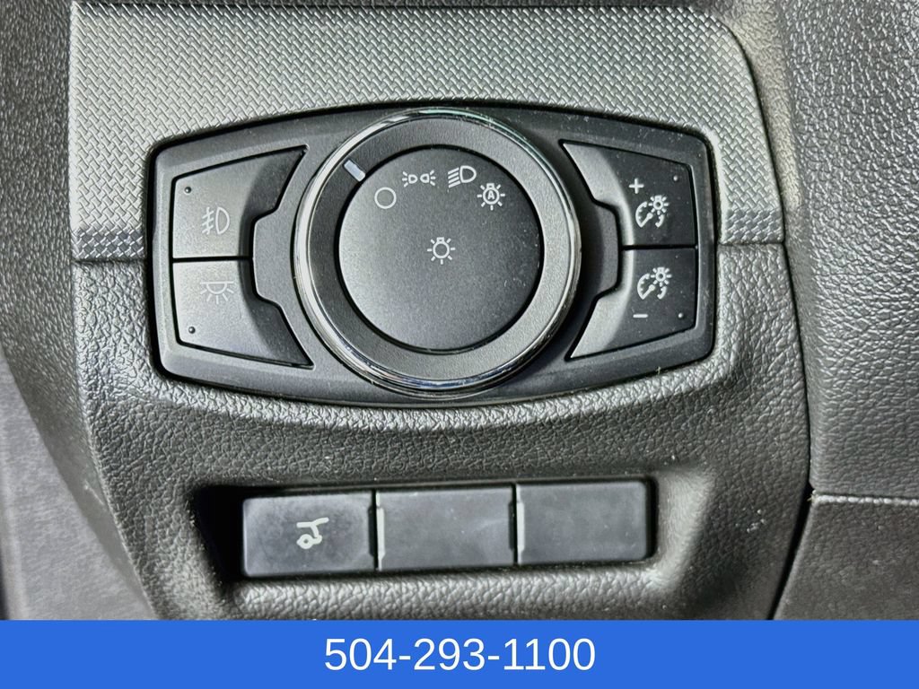 Used 2015 Ford Explorer XLT w/ Equipment Group 202A FWD image 11