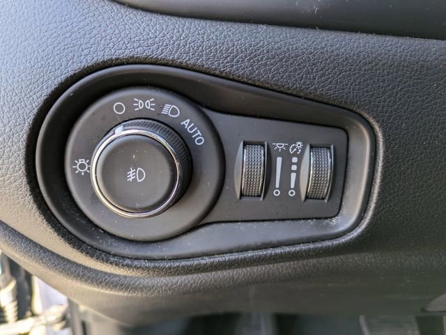 Used 2021 Jeep Renegade Limited w/ Sun & Sound Group image 18