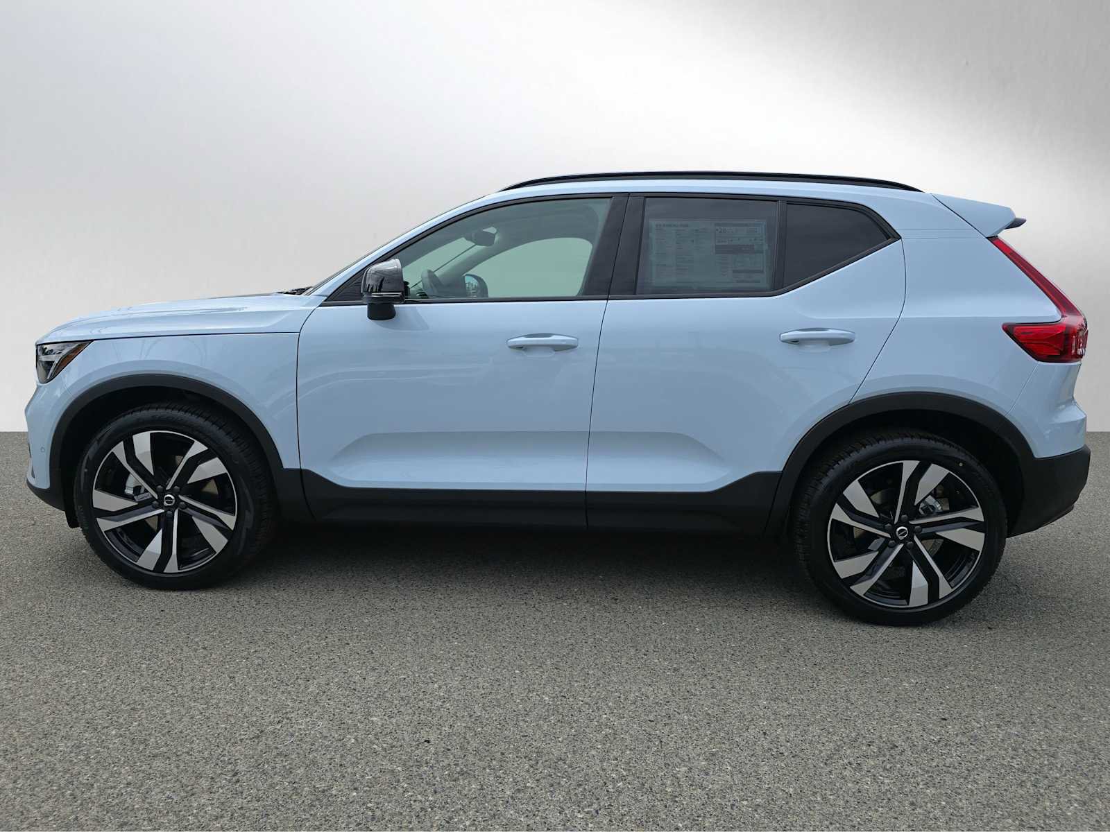 New 2026 Volvo XC40 B5 Ultra w/ Climate Package AWD/4WD image 6