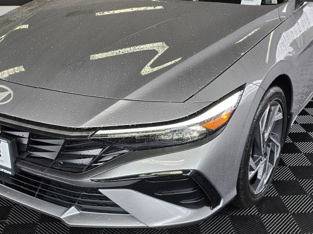 New 2026 Hyundai Elantra Limited image 10