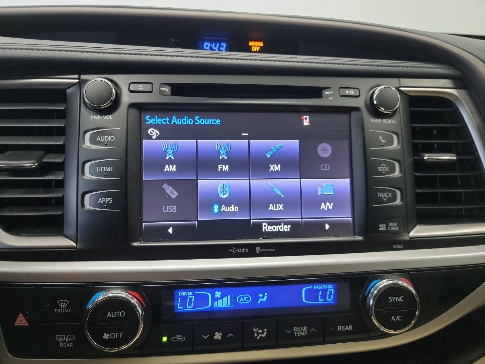 Used 2015 Toyota Highlander XLE FWD image 22