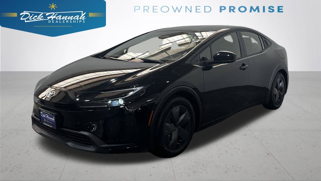 Used 2025 Toyota Prius LE FWD image 1