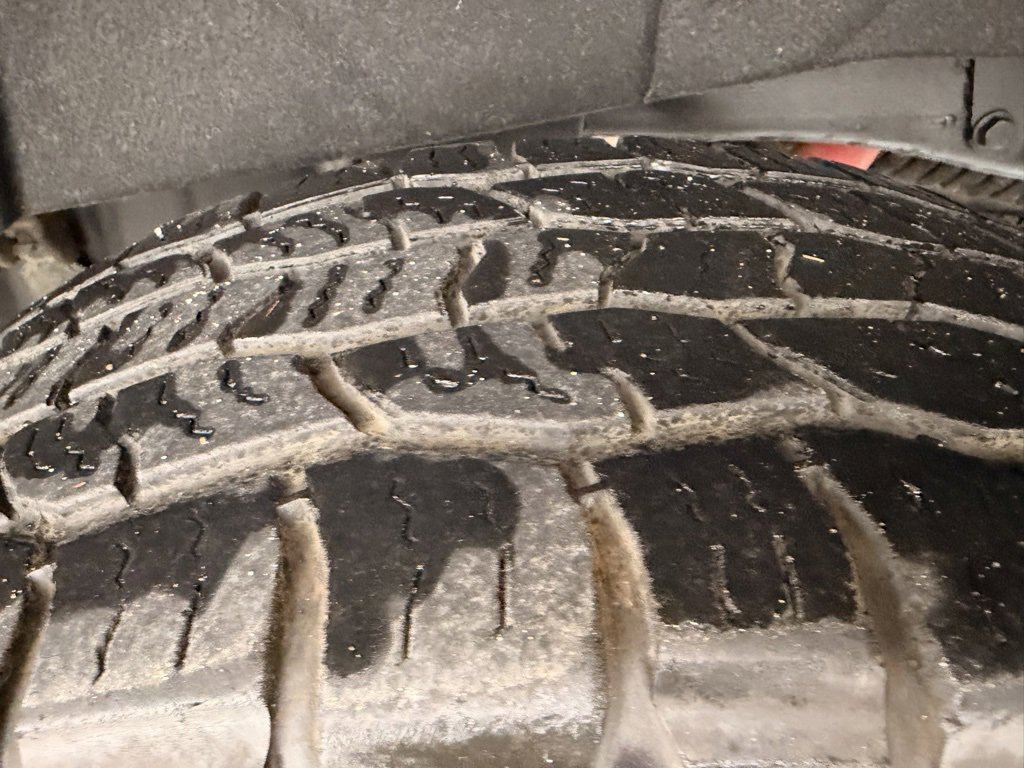 Used 2021 GMC Sierra 3500 Denali w/ Denali Black Diamond Edition image 15