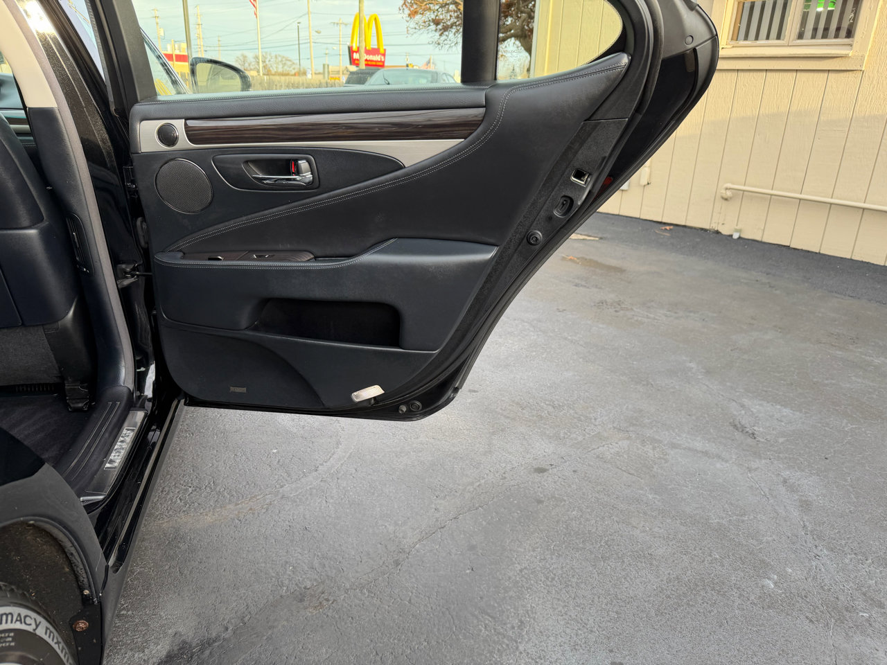 Used 2013 Lexus LS 460 Luxury Sedan AWD w/ Comfort Pkg image 37