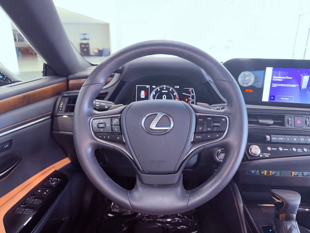Certified 2025 Lexus ES 350 w/ Premium Package image 17
