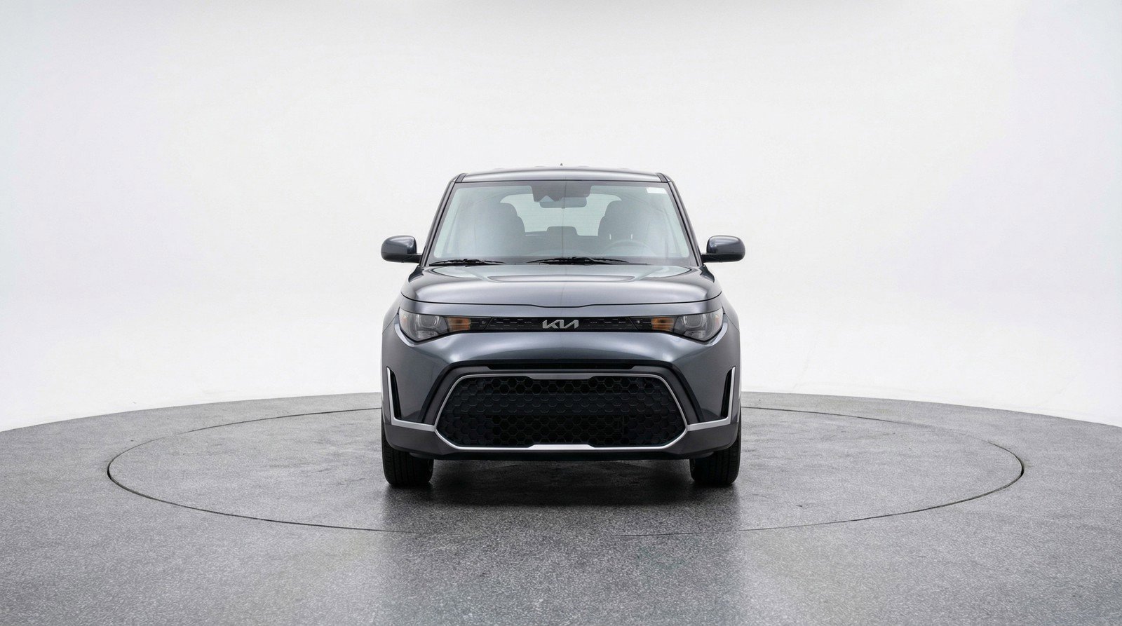 Used 2025 Kia Soul LX w/ LX Technology Package FWD image 2