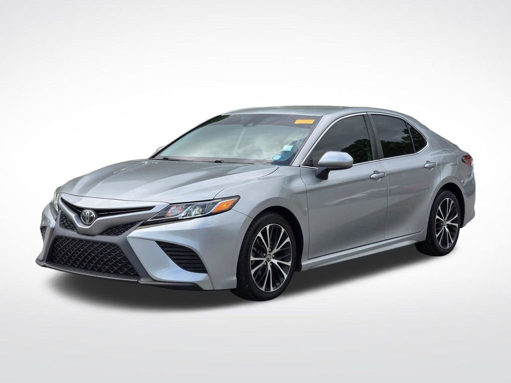 Used 2019 Toyota Camry SE FWD image 2