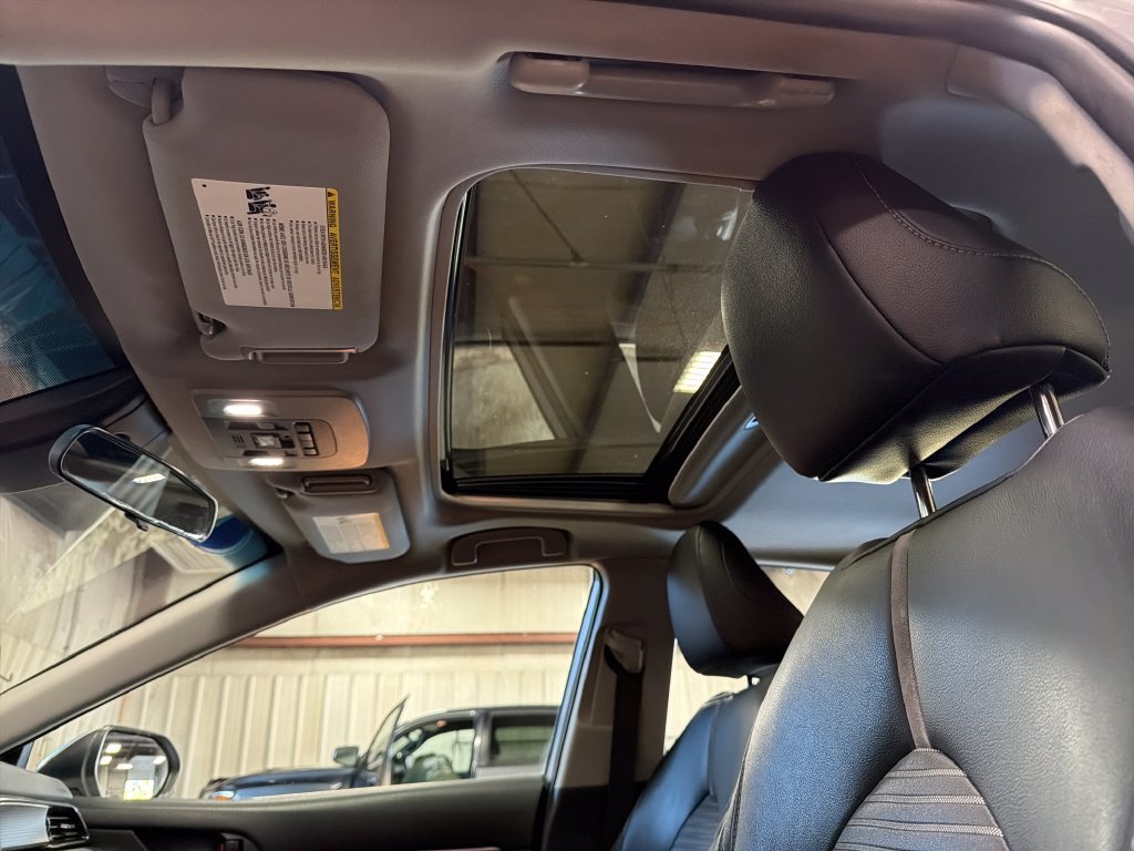 Used 2019 Toyota Camry SE FWD image 12