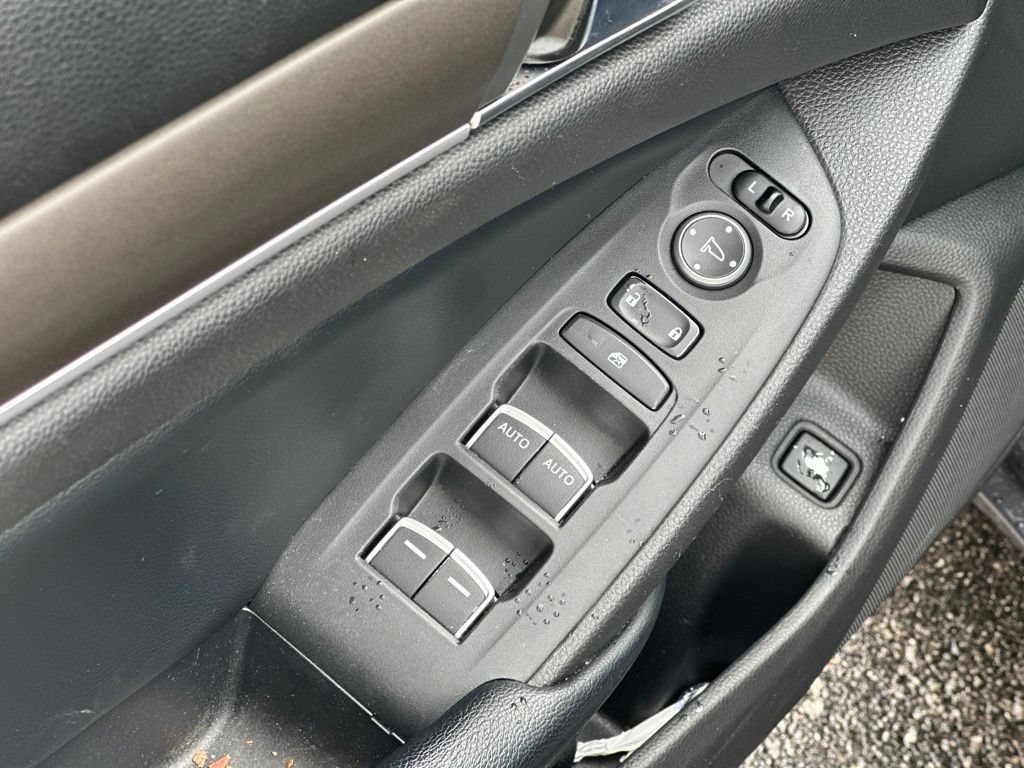 Used 2018 Honda Accord LX image 14