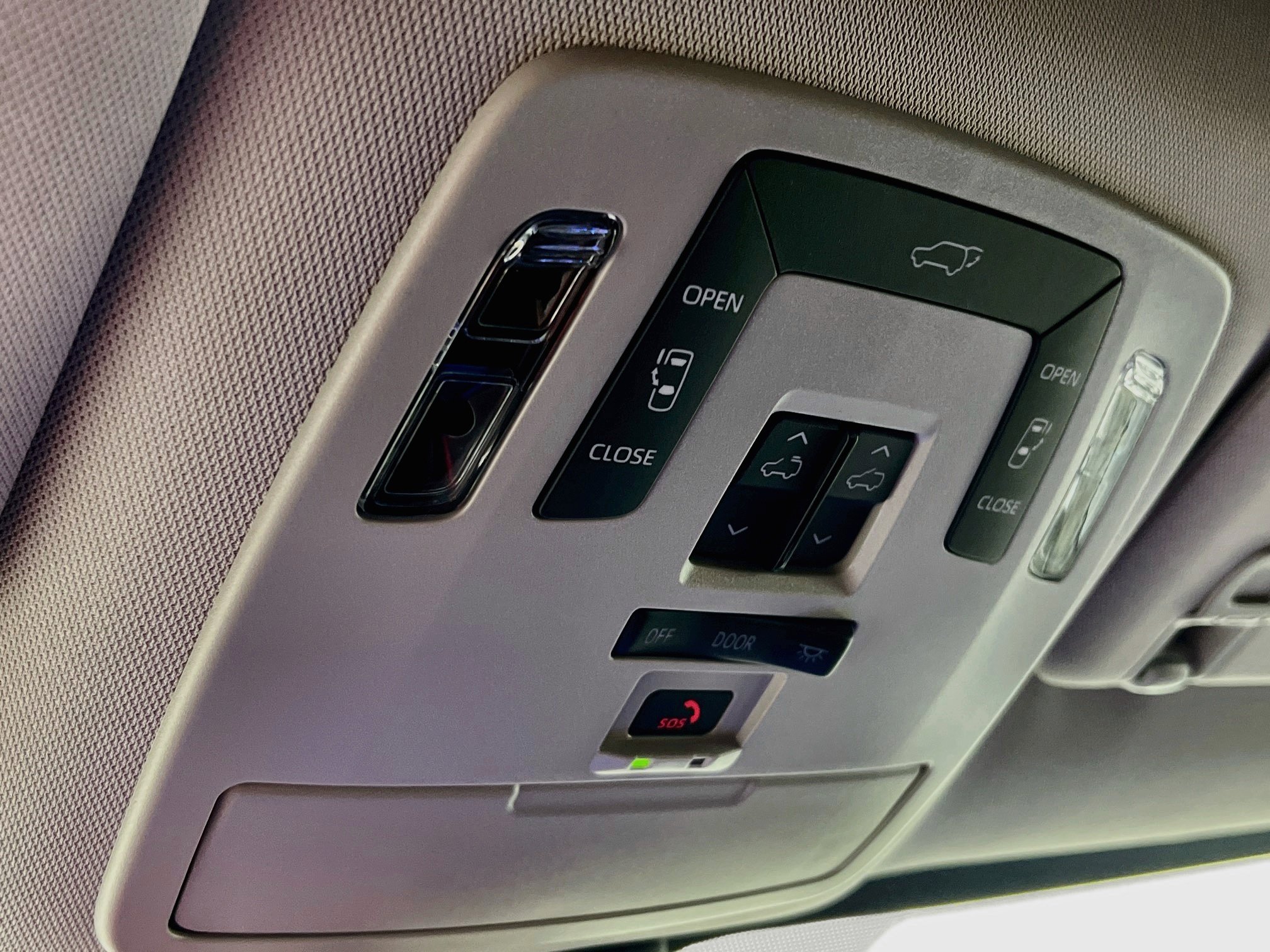 Used 2026 Toyota Sienna XLE FWD image 20