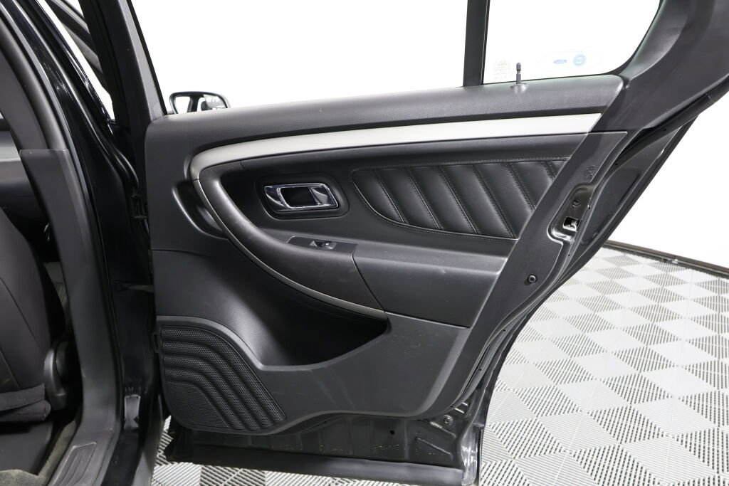 Used 2015 Ford Taurus SEL image 21