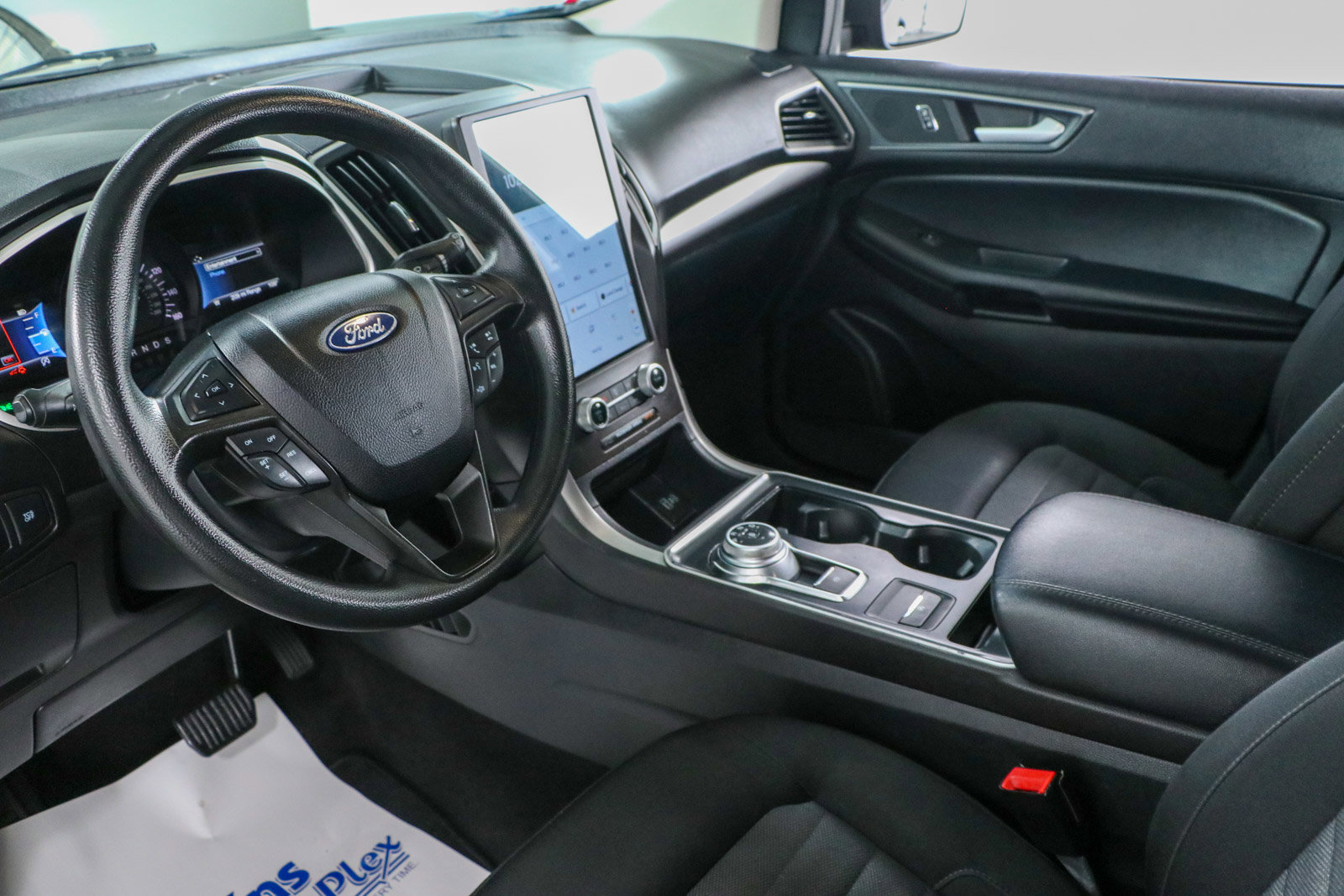 Used 2021 Ford Edge SE image 22