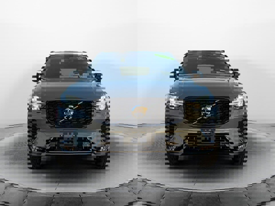 Certified 2024 Volvo XC60 B5 Plus w/ Climate Package image 2