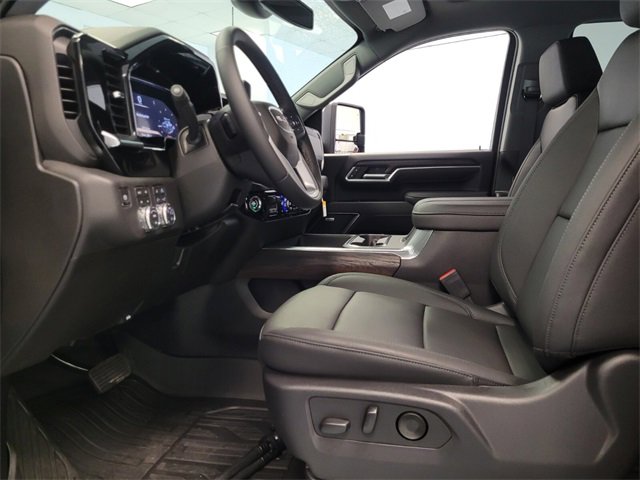 New 2026 GMC Sierra 2500 SLT w/ SLT Premium Package image 4