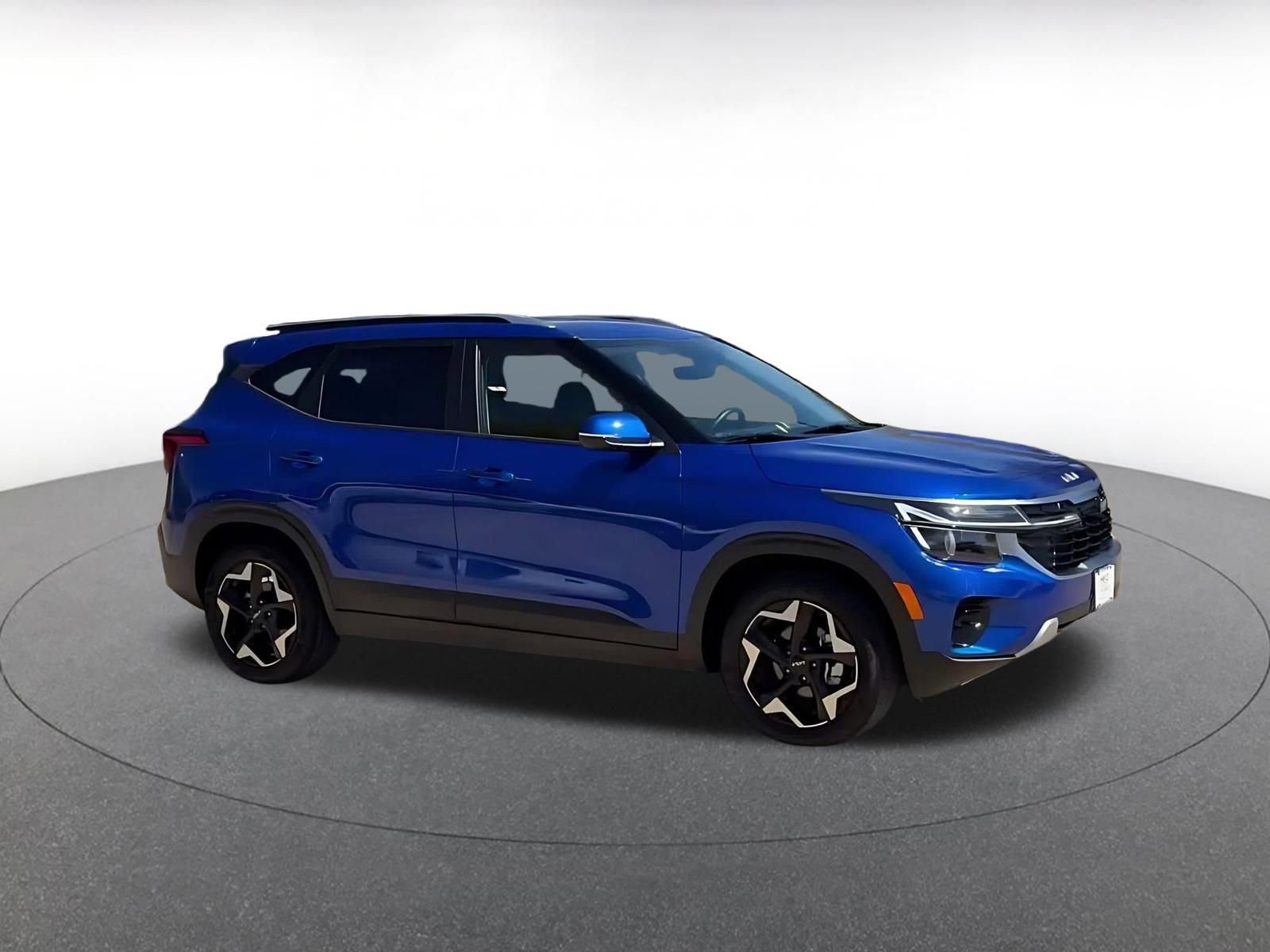 Used 2025 Kia Seltos S image 2