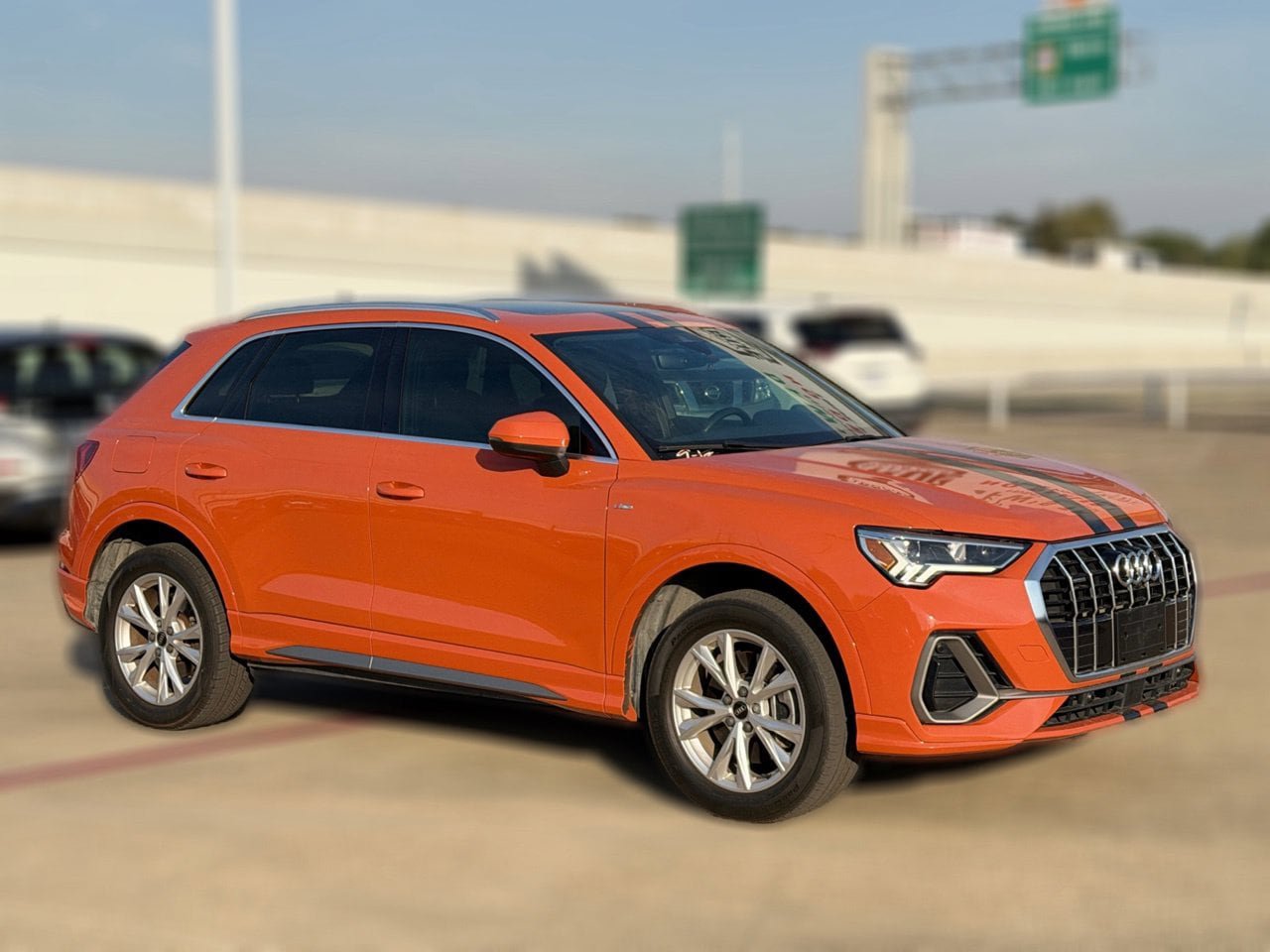 Used 2022 Audi Q3 2.0T Premium Plus w/ Premium Plus Package AWD/4WD image 4
