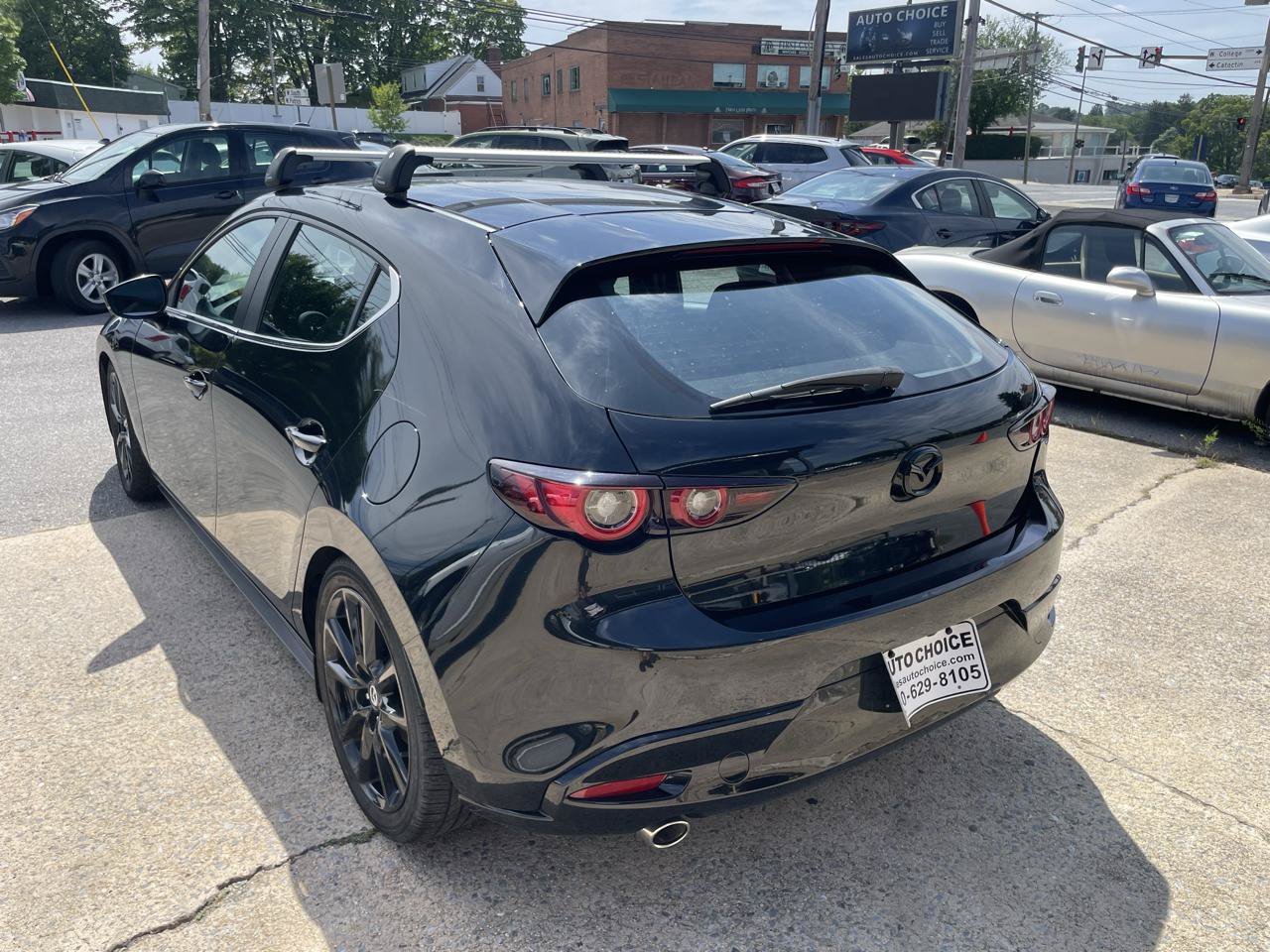 Used 2024 MAZDA MAZDA3 s FWD image 9
