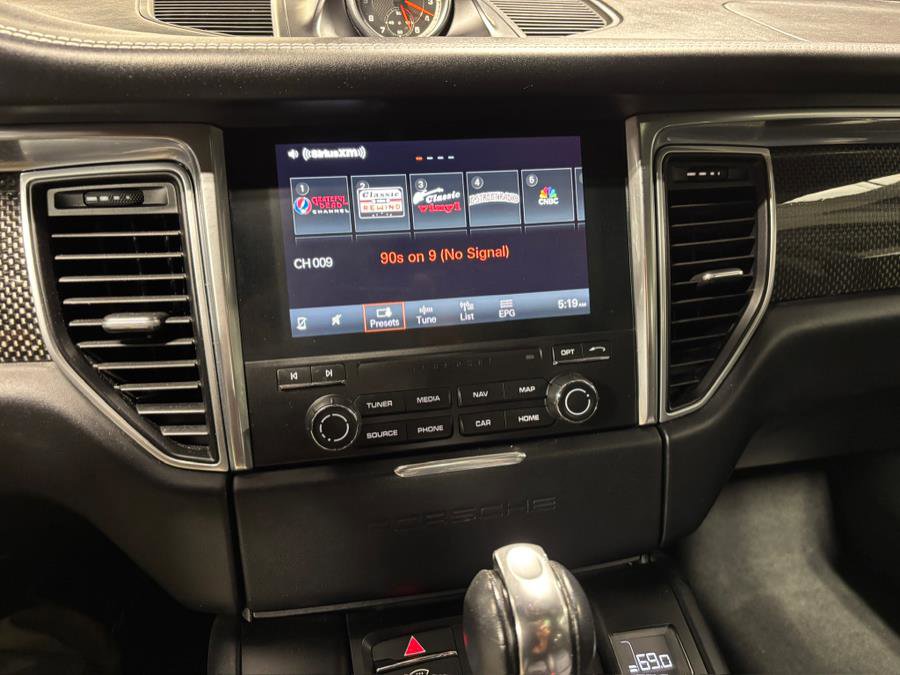 Used 2018 Porsche Macan Turbo image 16
