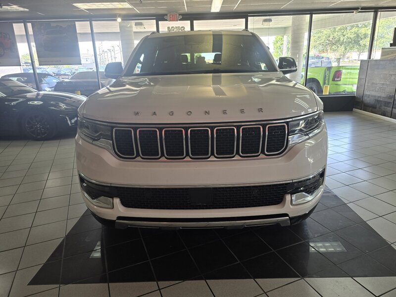 Used 2023 Jeep Wagoneer L Series III RWD image 2
