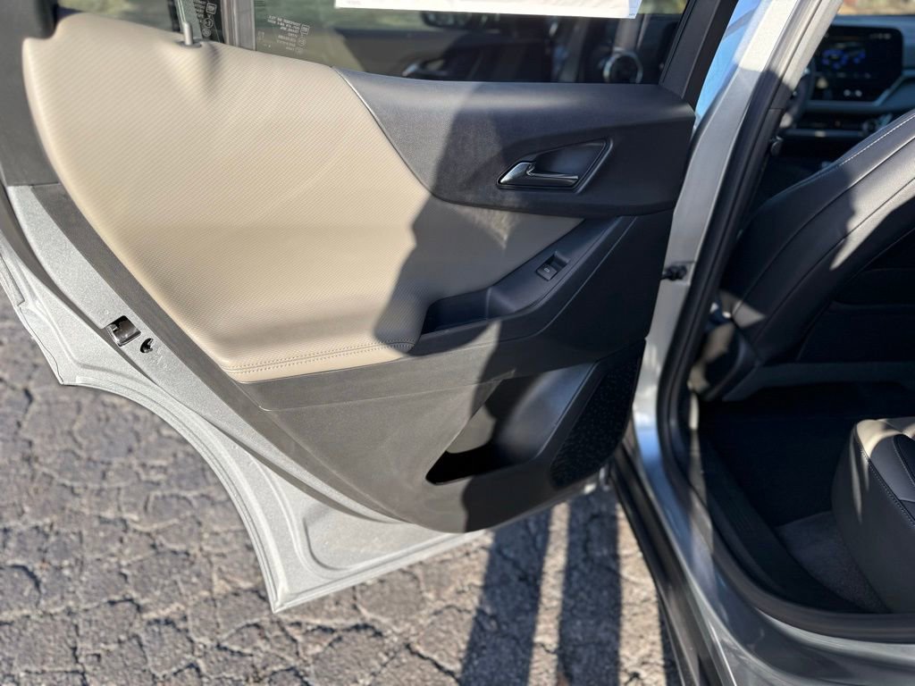 New 2026 Chevrolet Equinox LT w/ Convenience Package II image 24