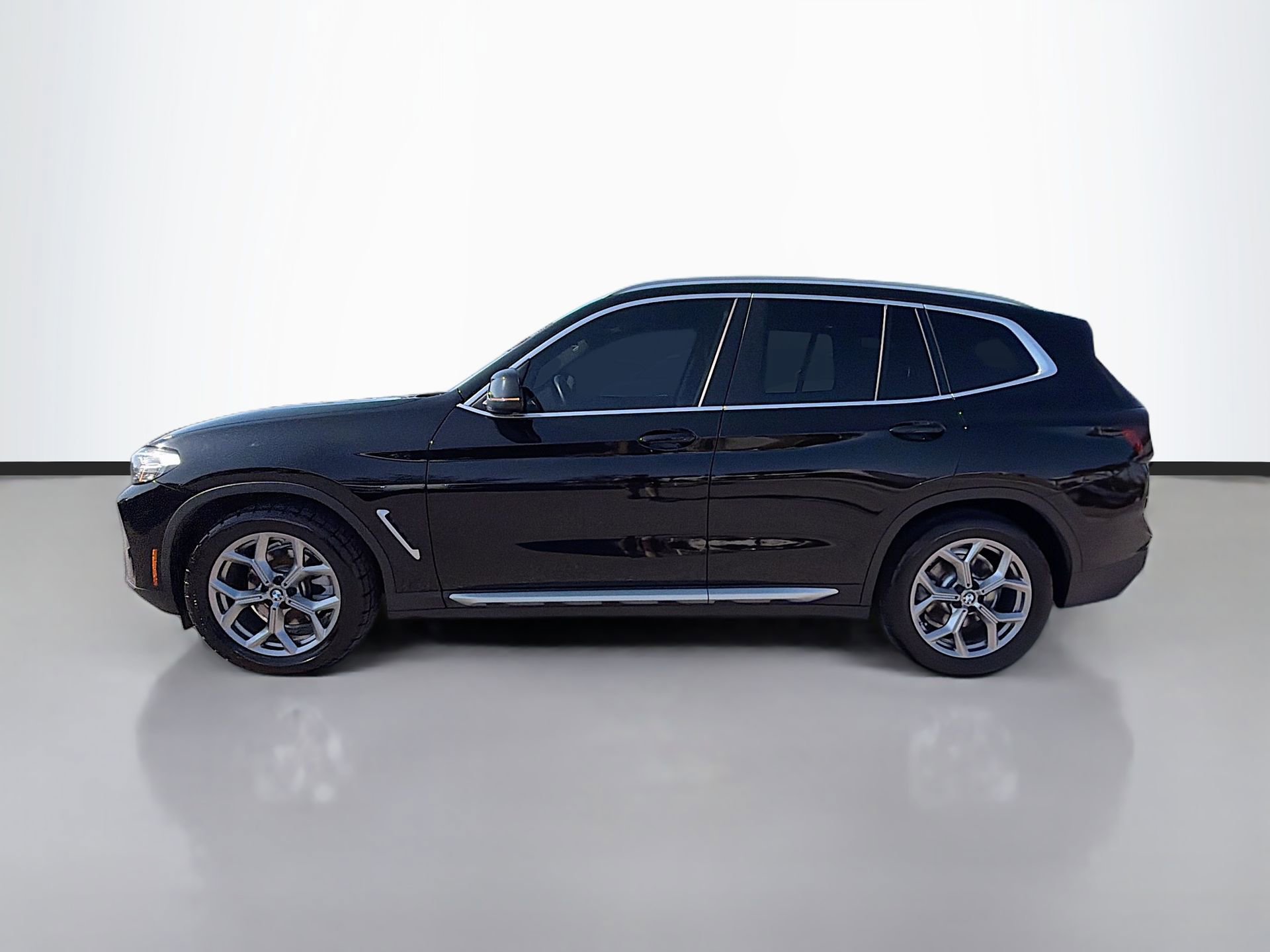 Used 2023 BMW X3 sDrive30i w/ Convenience Package image 7