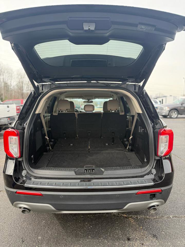 Used 2023 Ford Explorer Limited image 19
