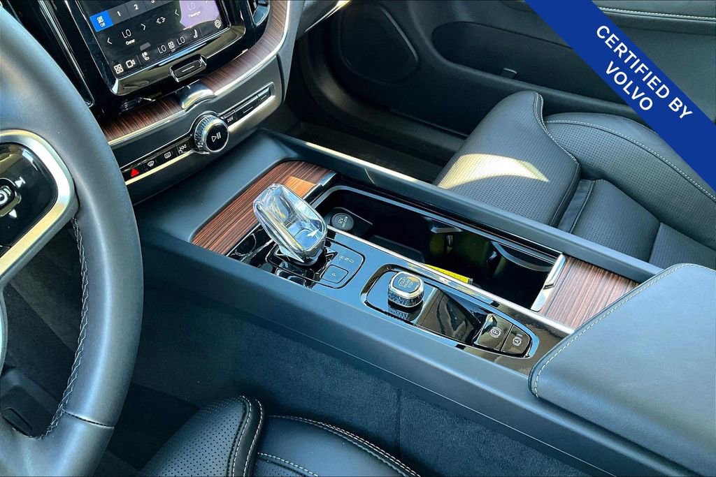 Used 2024 Volvo XC60 T8 Ultimate w/ Protection Package Premier image 18
