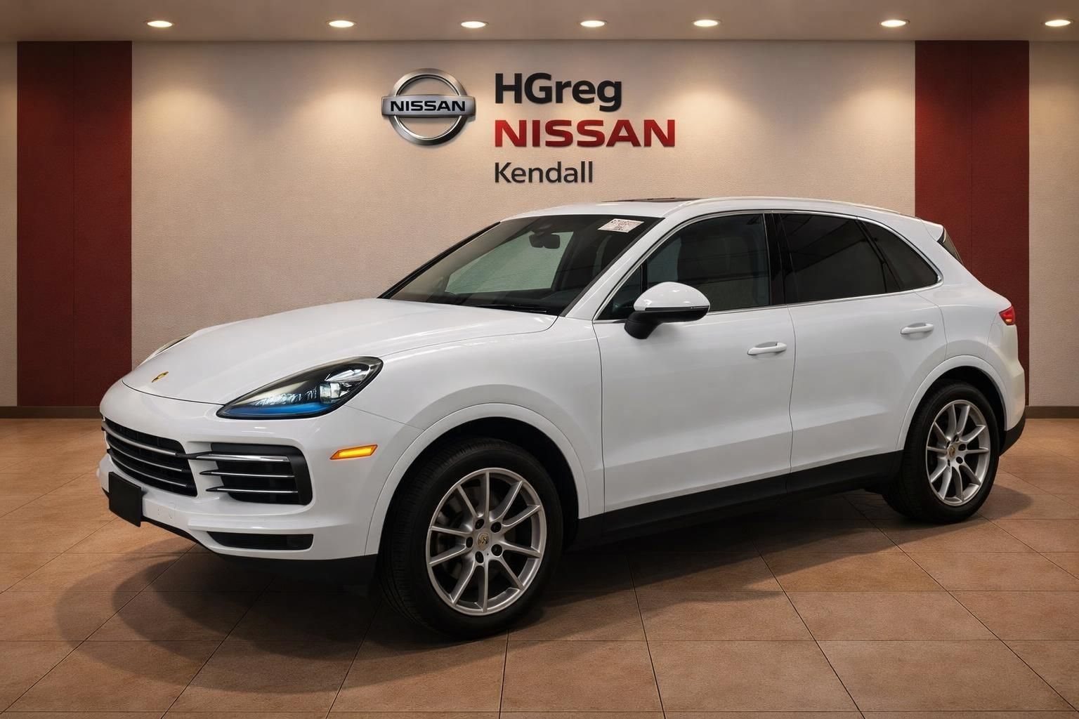 Used 2023 Porsche Cayenne w/ Premium Package AWD/4WD image 5