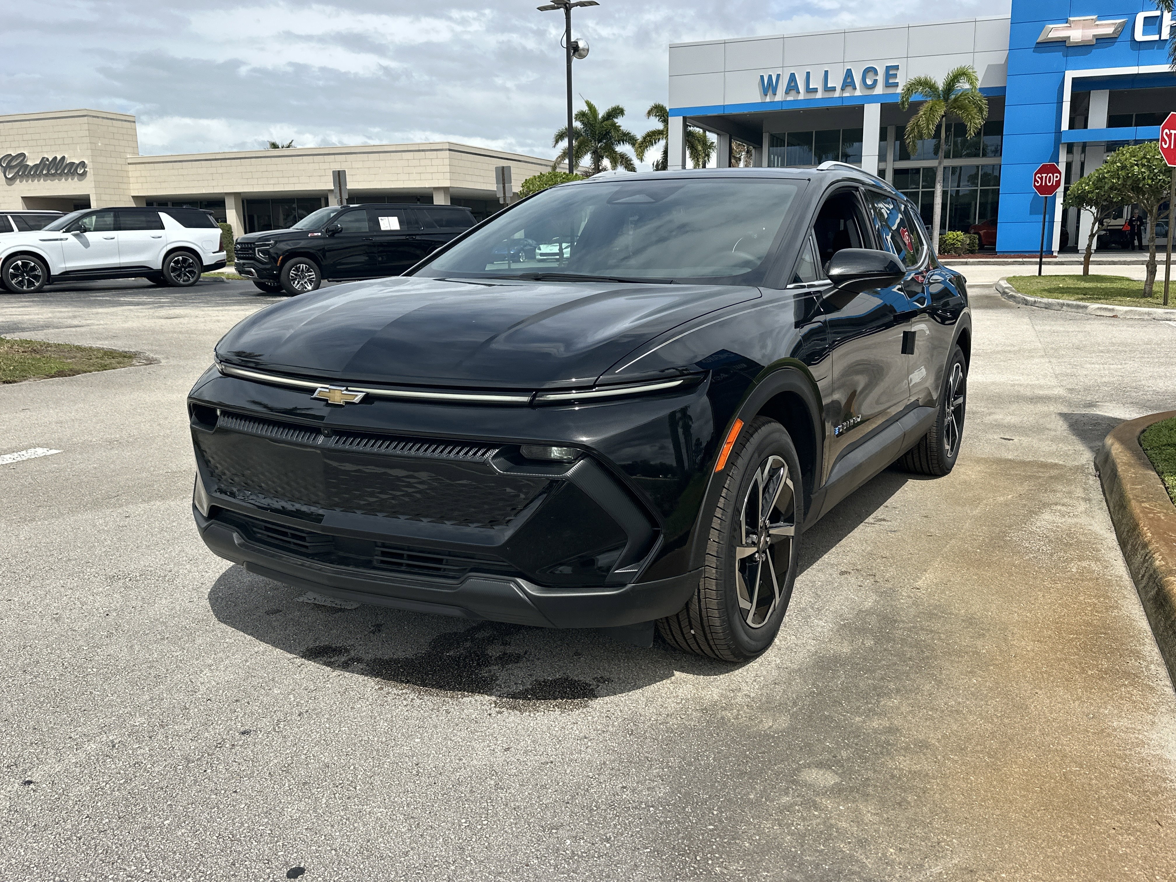 New 2026 Chevrolet Equinox EV LT image 2