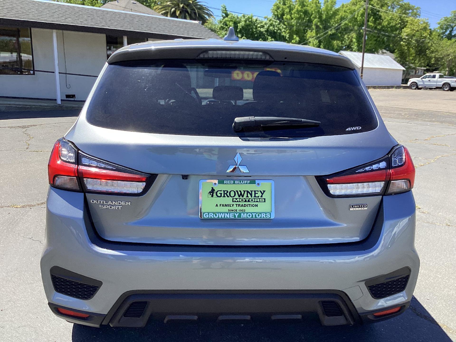 Used 2025 Mitsubishi Outlander Sport AWD image 8