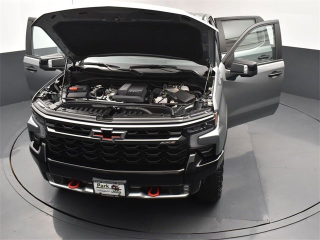 Used 2024 Chevrolet Silverado 1500 ZR2 w/ Technology Package image 26