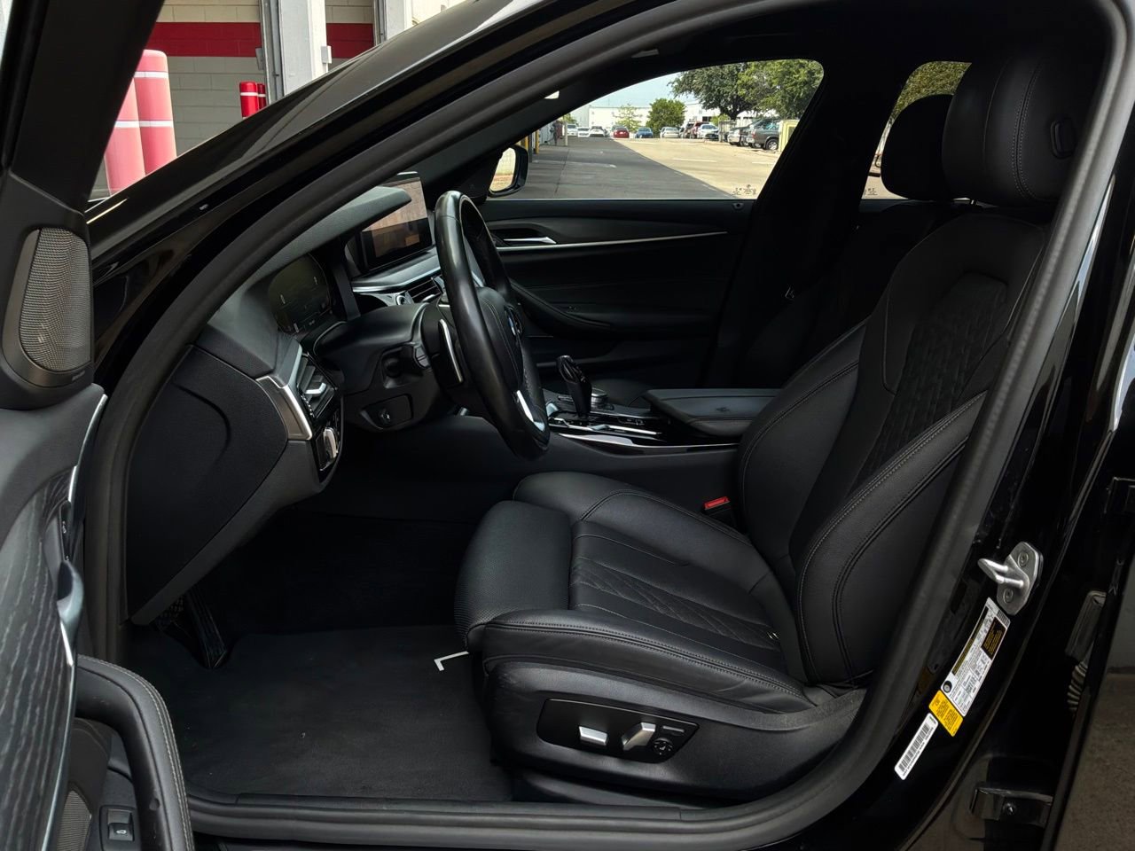 Used 2021 BMW 530i w/ Premium Package RWD image 10