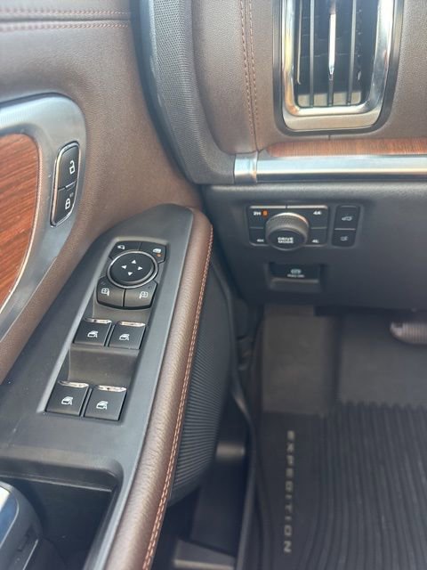 Used 2025 Ford Expedition Max King Ranch AWD/4WD image 24