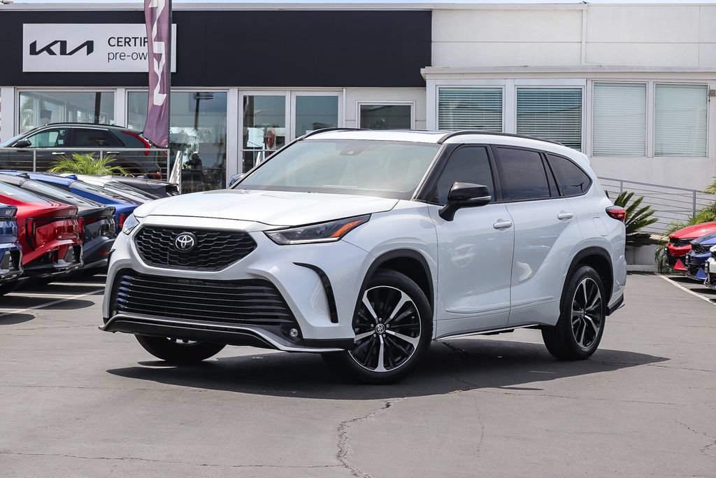 Used 2022 Toyota Highlander XSE