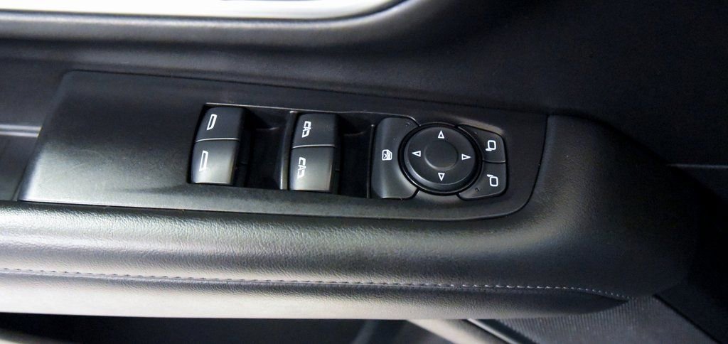 Used 2024 GMC Yukon SLE AWD/4WD image 18