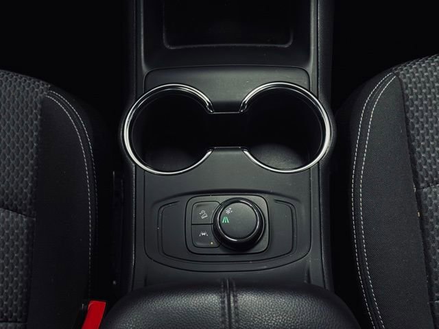 Used 2024 GMC Terrain SLE image 29